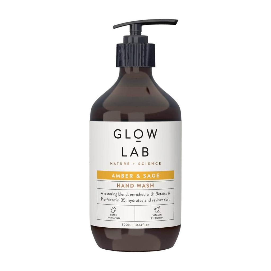Glow Lab琥珀與鼠尾草洗手乳300ml產品正面照，木質草本香氣搭配溫和洗淨配方