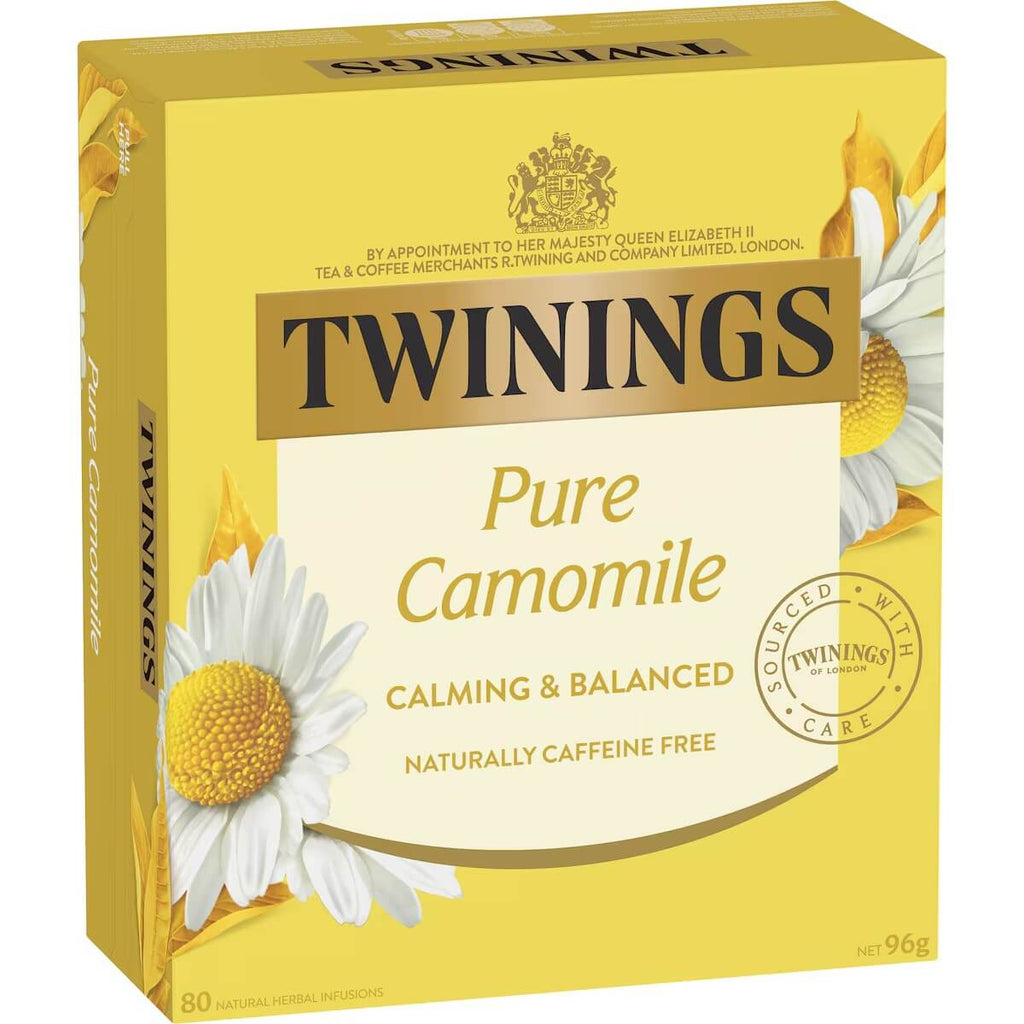 Twinings 洋甘菊茶外包裝正面圖，淡黃色包裝設計展現自然舒緩感。