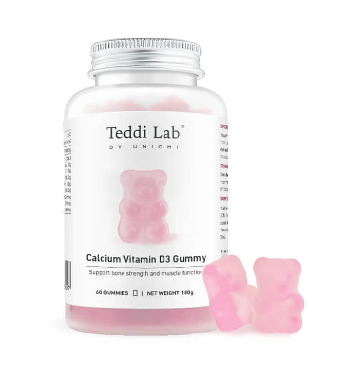 Unichi Teddi Lab 鈣+維他命D3 小熊軟糖瓶裝外觀，粉嫩色小熊造型